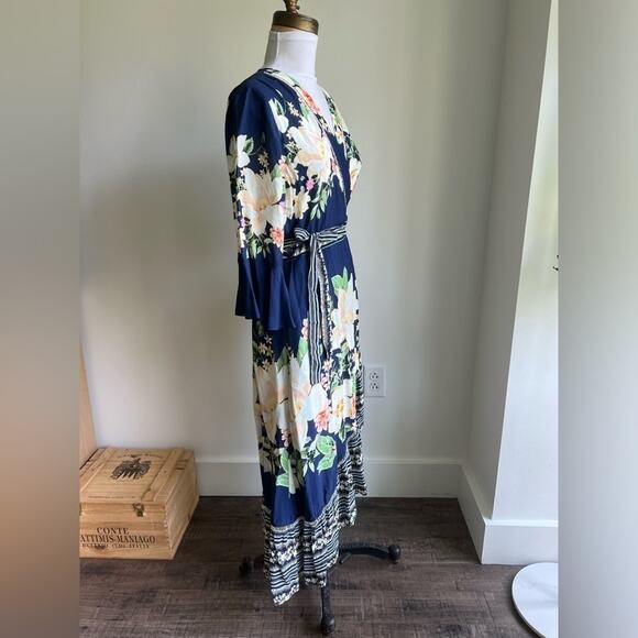 ANTHROPOLOGIE FARM RIO DE JANEIRO MIDNIGHT FLOWER WRAP DRESS SMALL - Picture 4 of 12